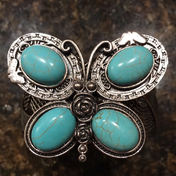 Turquoise Bracelet and Necklace set. - Picture 1 of 8